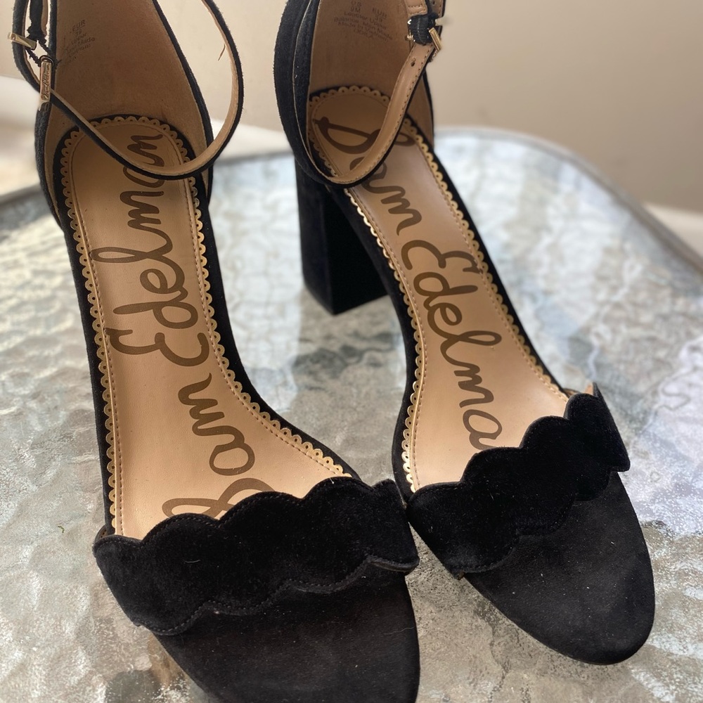 Sam Edelman Woman’s Odila Heel Sandal, Black Suede, 9US. Very cute & comfortable - Picture 2 of 9